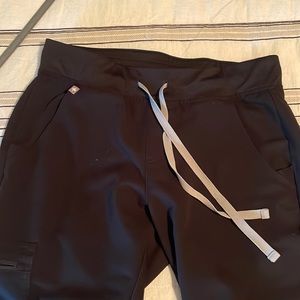 Figs joggers black size small